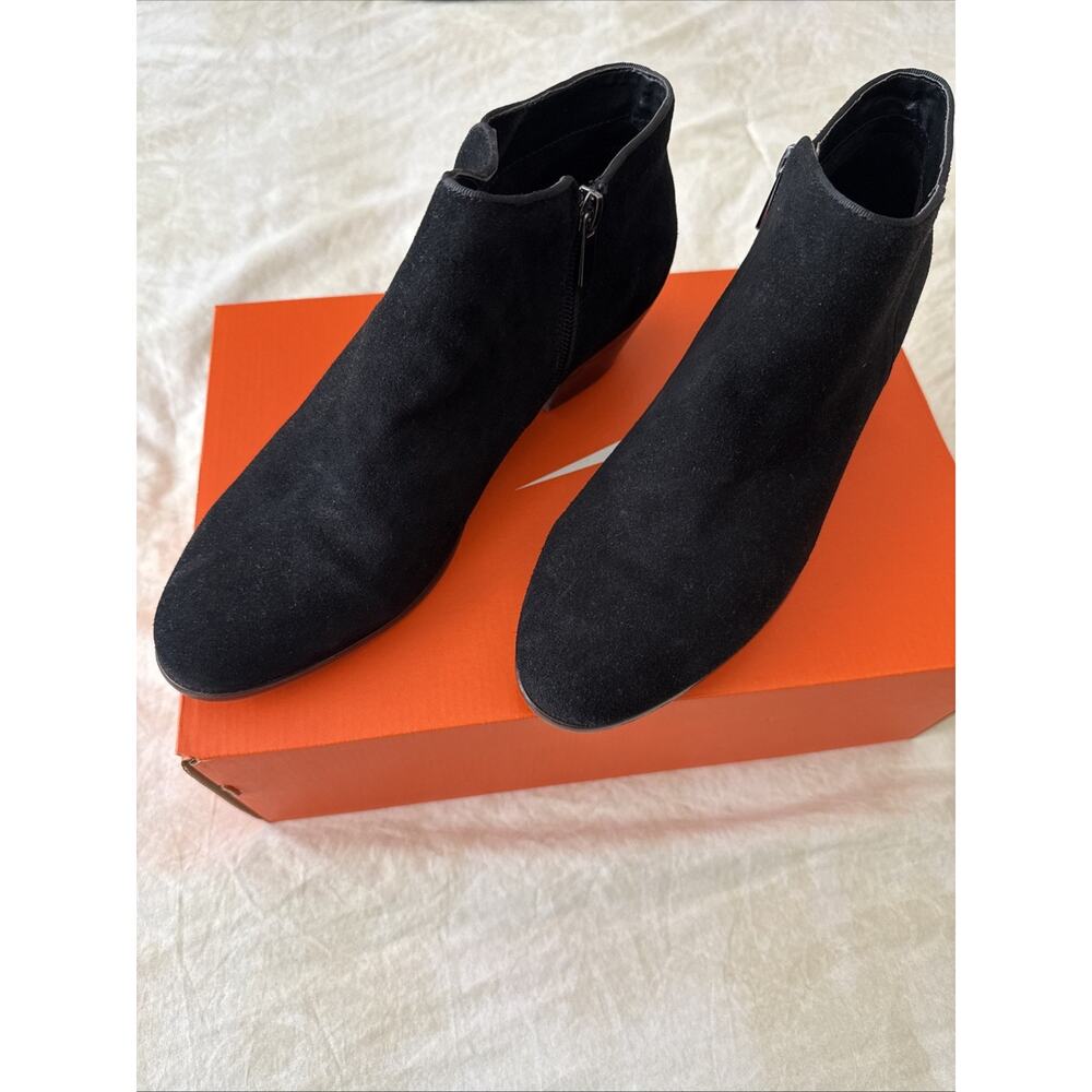 Crown Vintage Tabitha Black Suede Leather Ankle Booties Womens 10 Low Block Heel